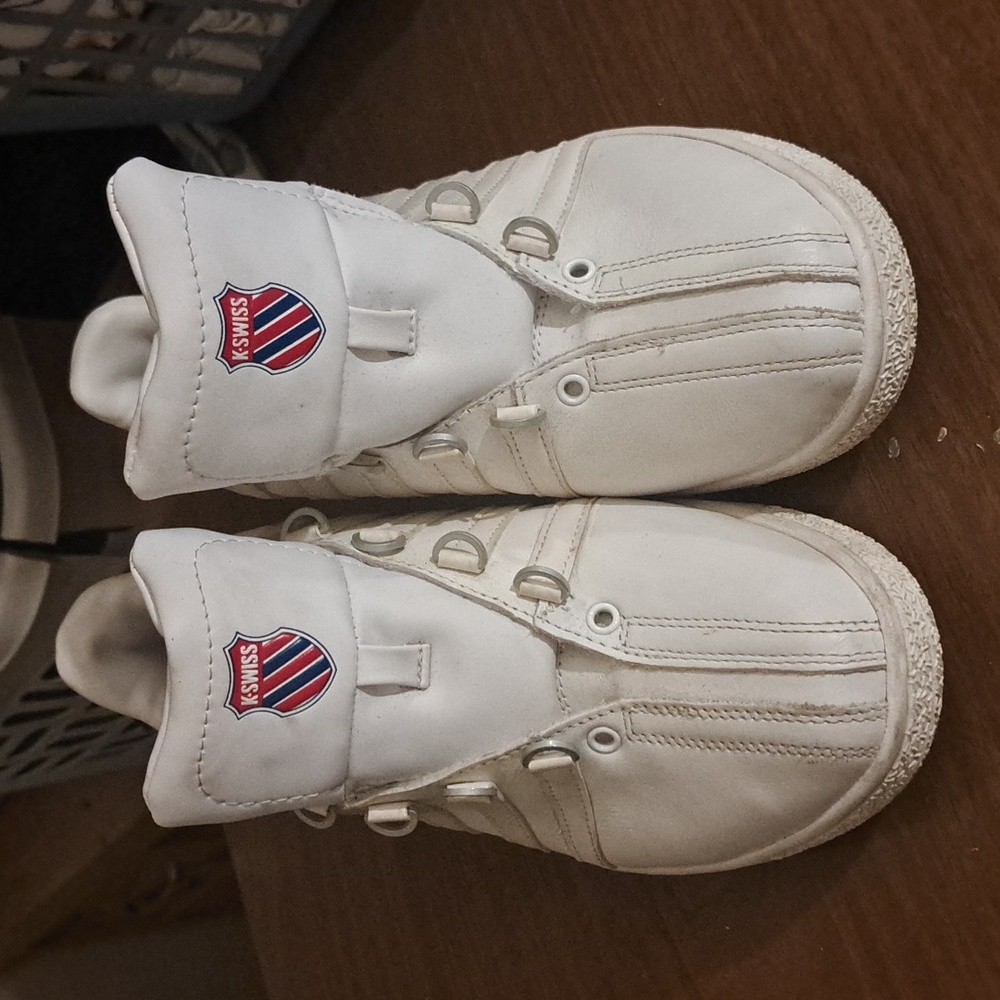 Vintage Classic K-Swiss tennis shoes